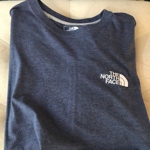 Great condition North Face T!